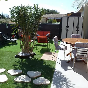 Appartamento Cosy Avec Son Exterieur Chaleureux,piscine Et Parking Prive 
